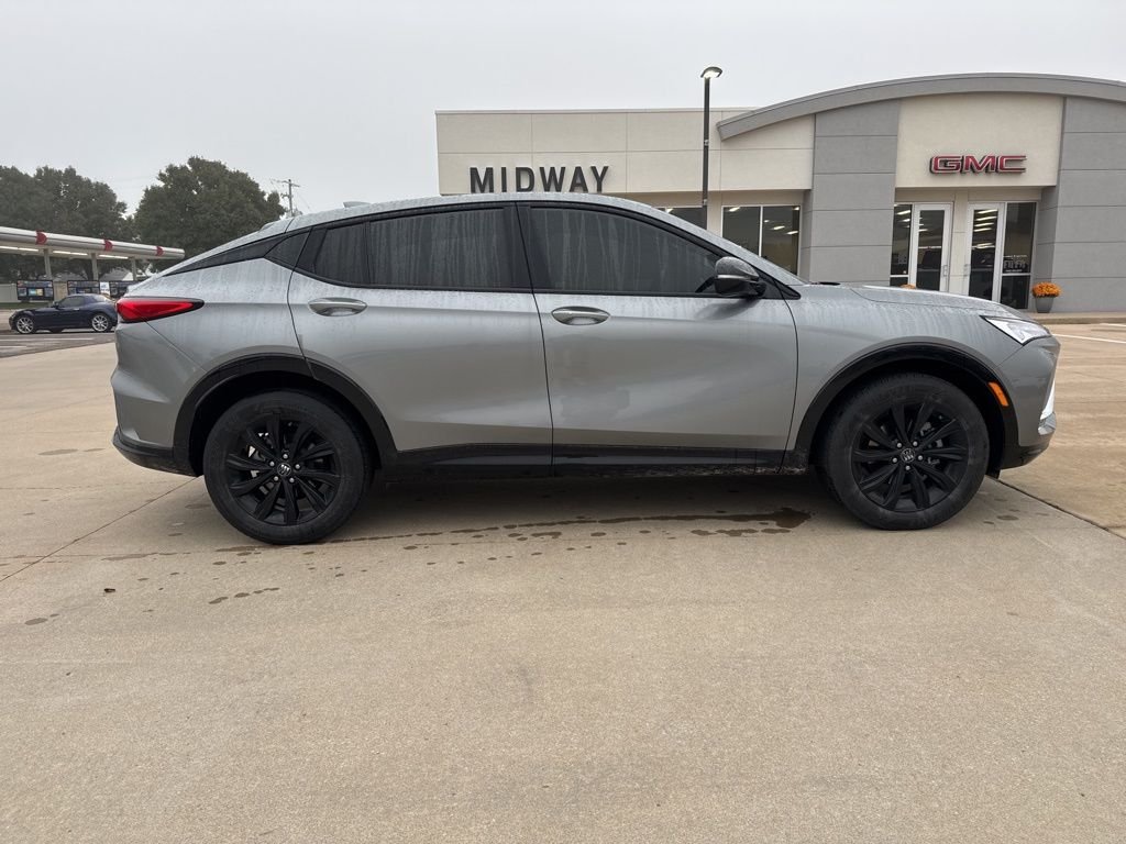 2024 Buick Envista ST photo 2