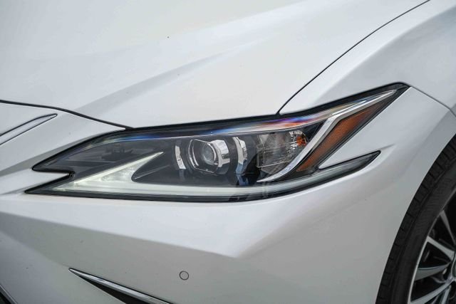 Certified Used 2025 White Lexus 300h image 7