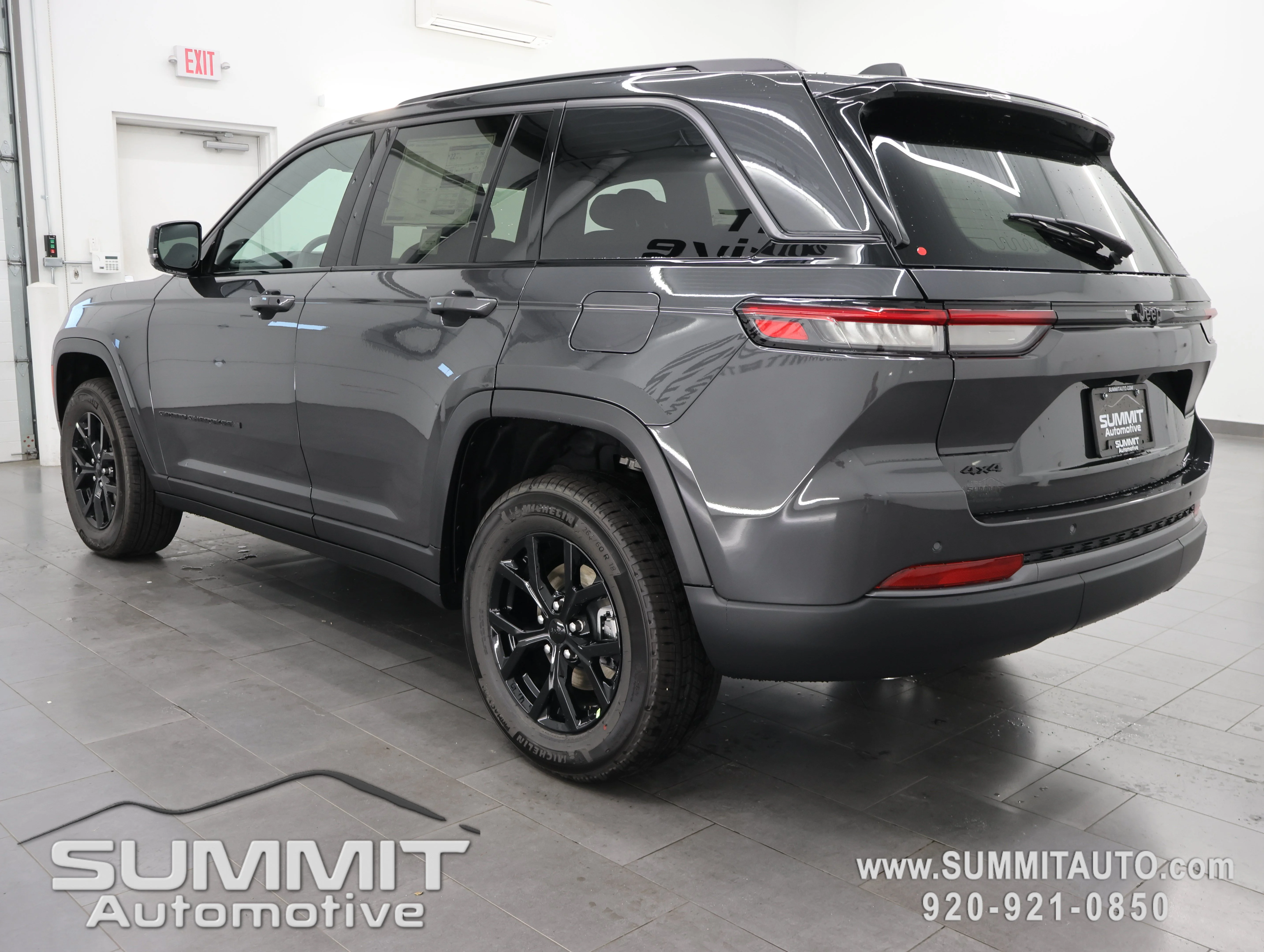 New 2026 Baltic Gray Metallic Clearcoat Jeep Altitude image 6