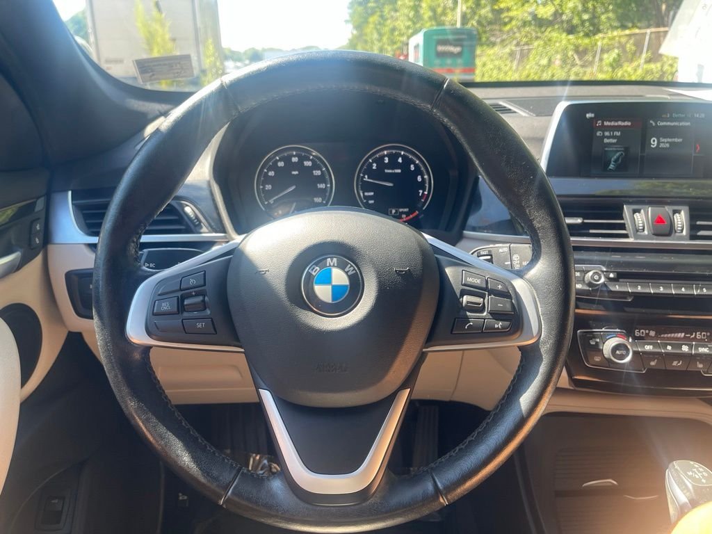 Used 2018  BMW xDrive28i image 16