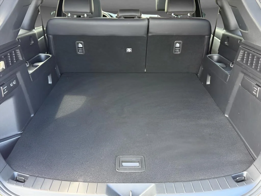 Used 2025 Zircon Sand Metallic Mazda Premium Plus Package image 18