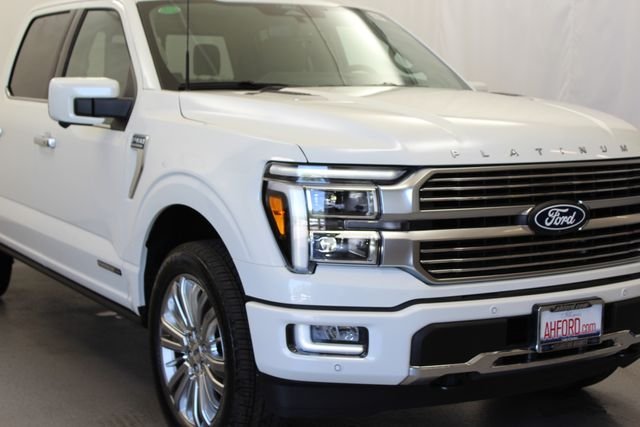 New 2026 Star White Metallic Tri-Coat Ford Platinum® image 2
