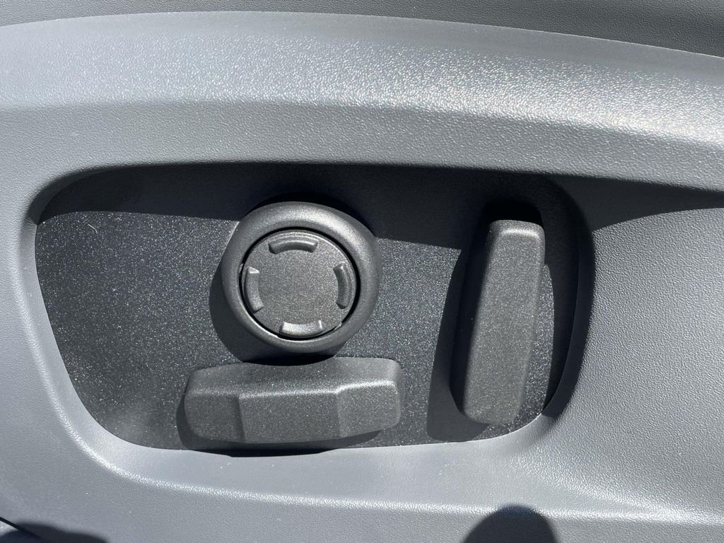 New 2026 Fuji White Land Rover S image 13