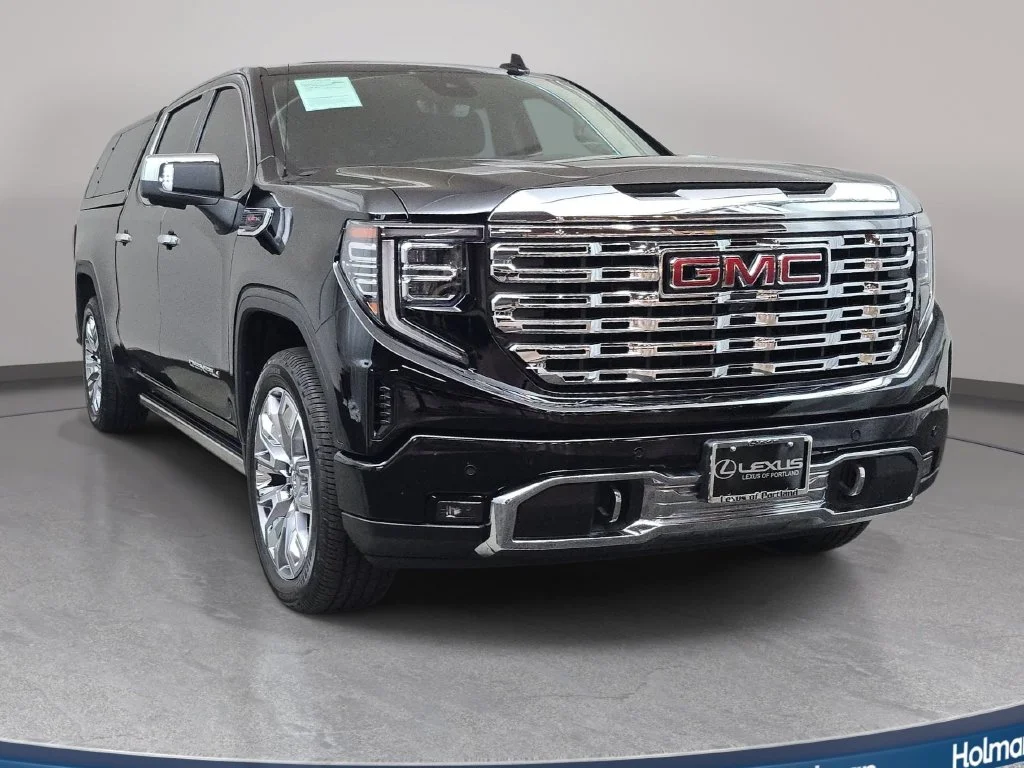 Used 2024 Black GMC Denali image 3