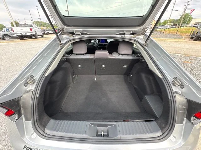 Used 2025  Toyota LE image 25