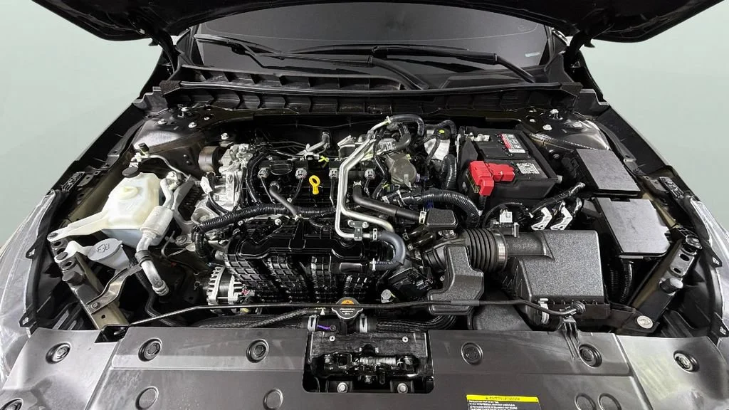 Used 2024 Black Nissan SR FWD image 37