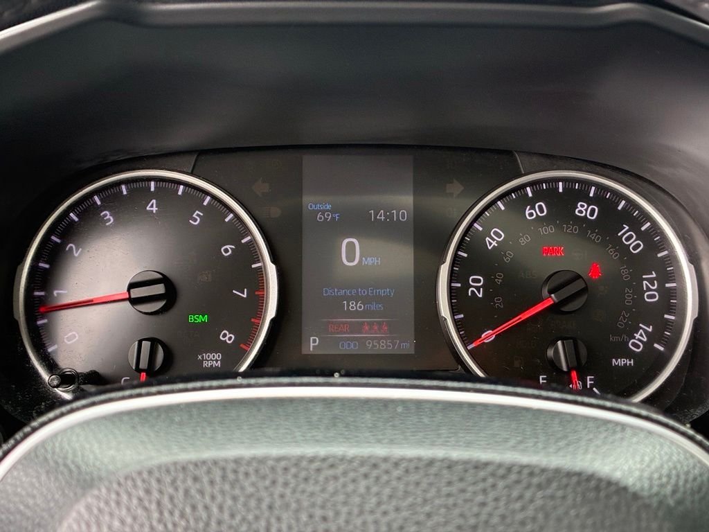 Used 2020 White Toyota XLE image 14