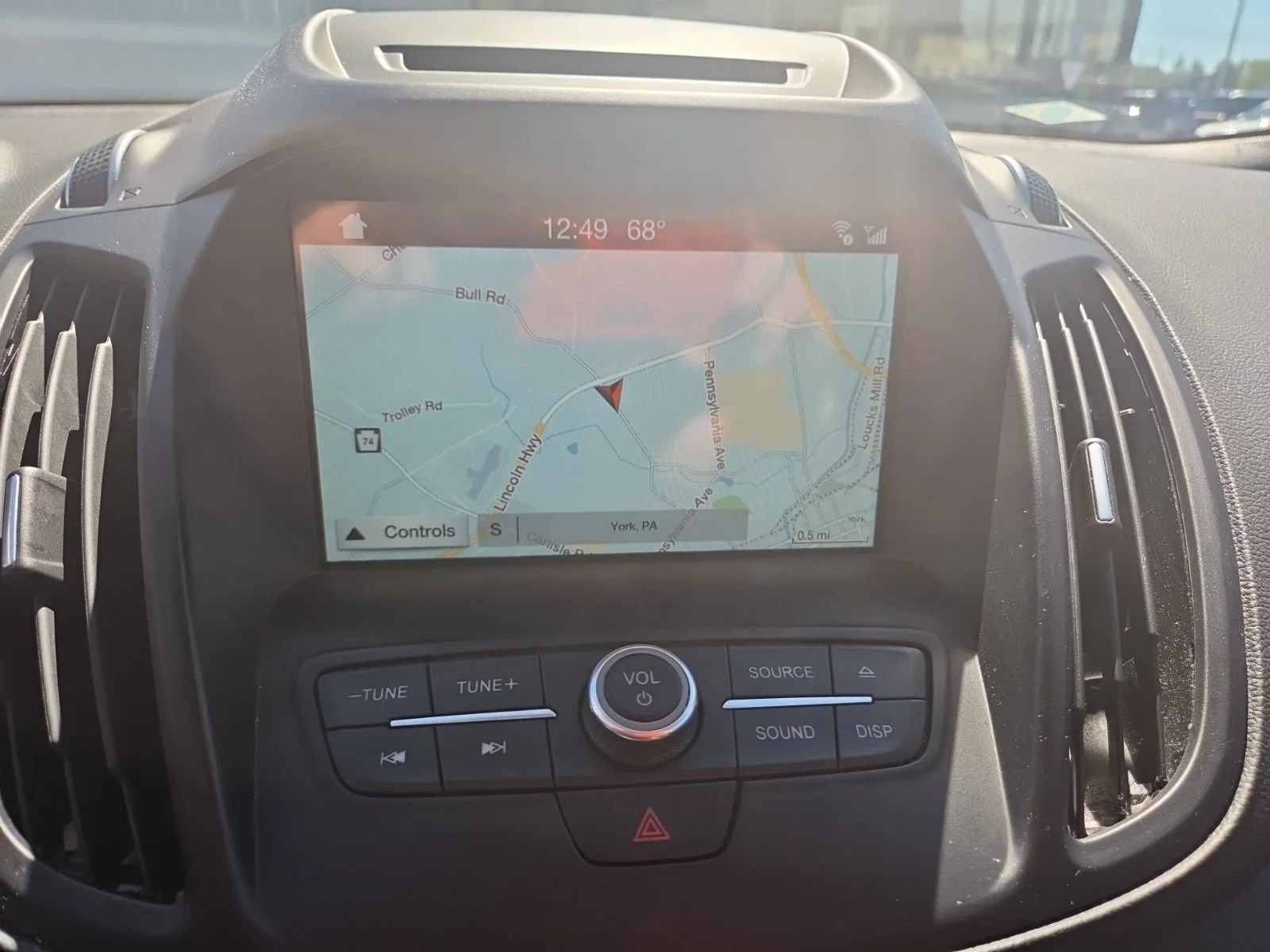 Used 2017 Gold Ford SE image 12