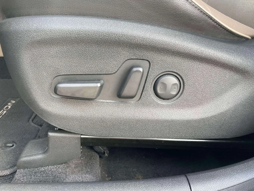 Used 2020 Black Hyundai Ultimate image 18