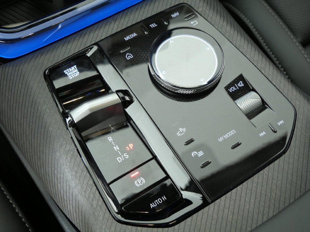 New 2026 Alpine White BMW 30 xDrive image 48