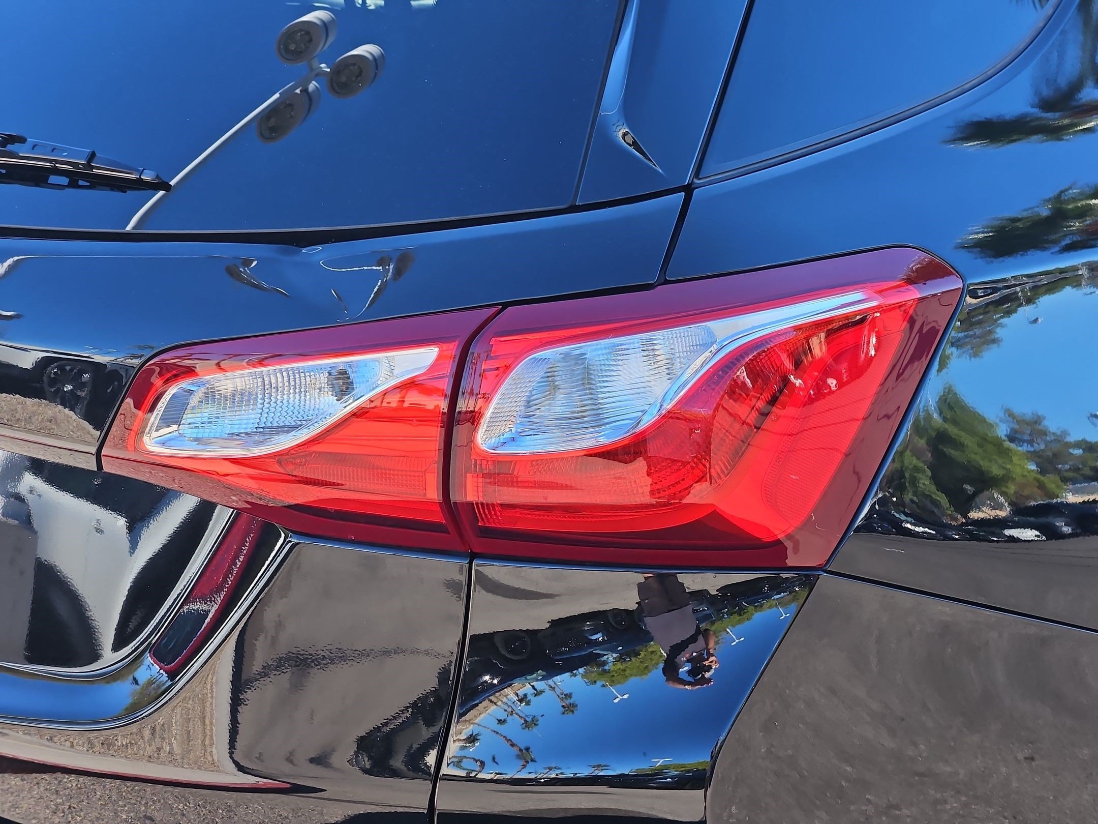 Certified Used 2018 MOSAIC BLACK METALLIC Chevrolet LT image 11