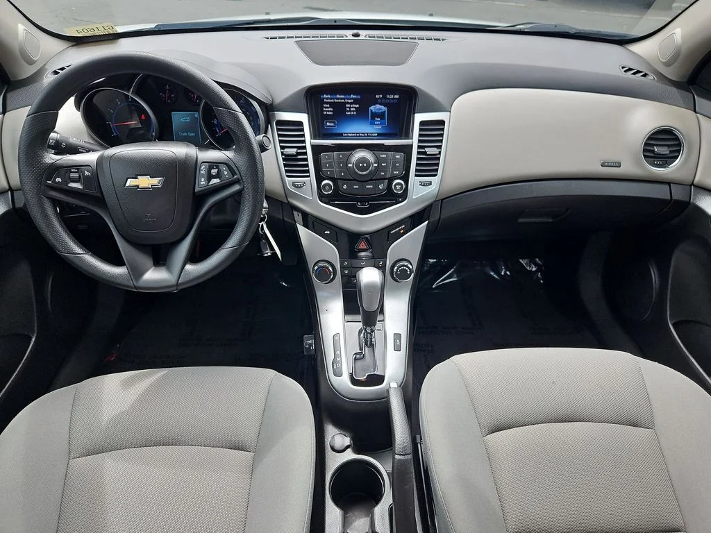 Used 2015 Summit White Chevrolet 1LT image 22