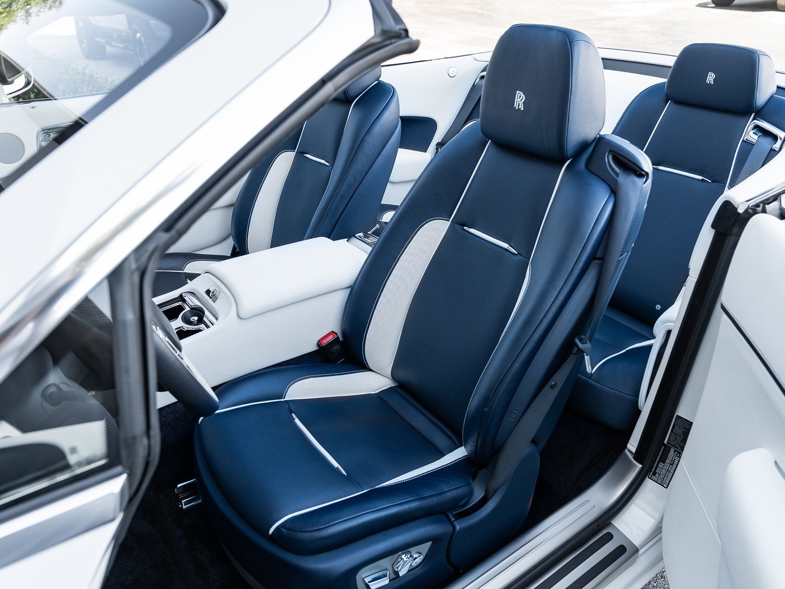 2019 Rolls Royce Dawn RR6 photo 4