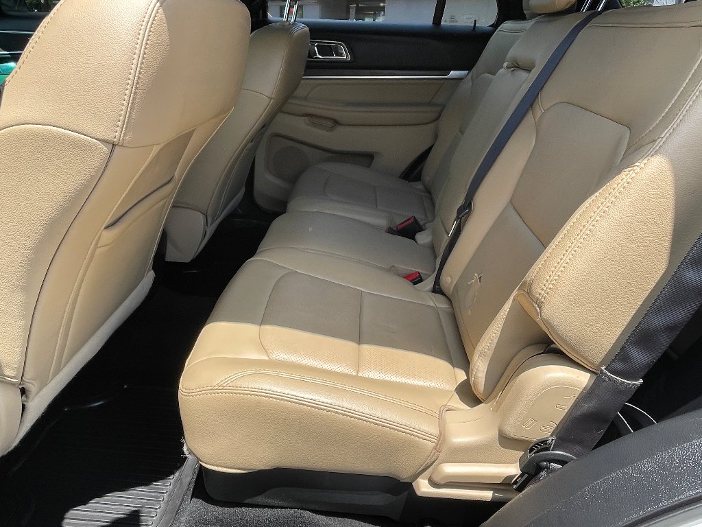 Used 2016 White Platinum Metallic Tri-Coat Ford Limited image 6