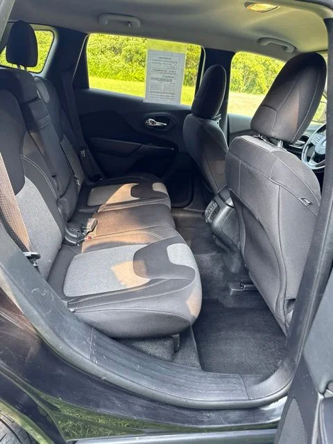 Used 2014 Black Jeep Latitude image 41