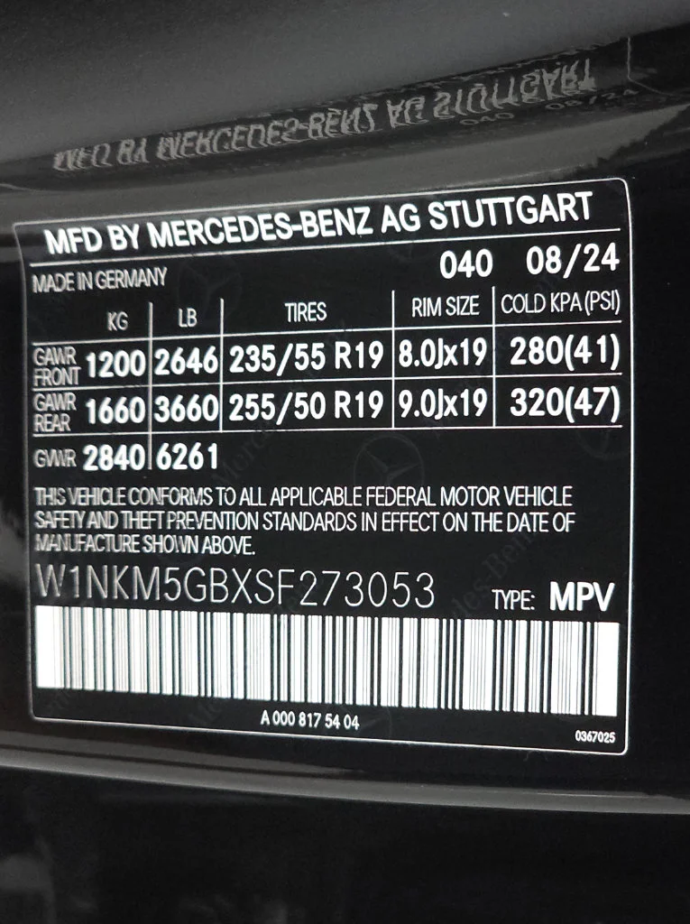 Used 2025 Black Mercedes-Benz GLC 350e image 33