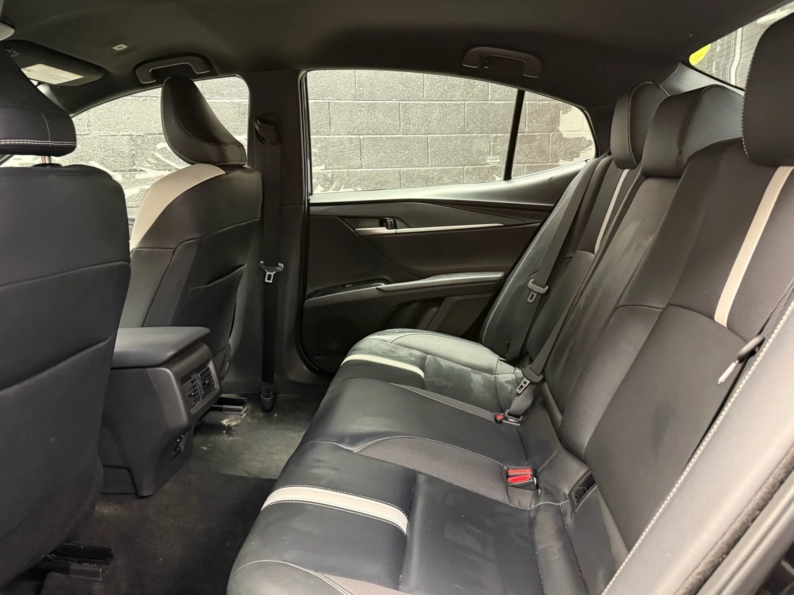 Used 2025 Midnight Black Metallic (218) Toyota SE image 26