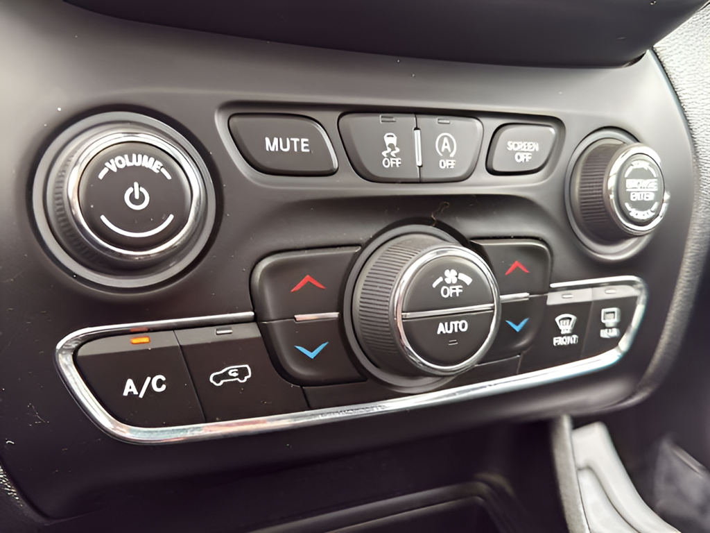 Used 2022 White Jeep Limited image 27