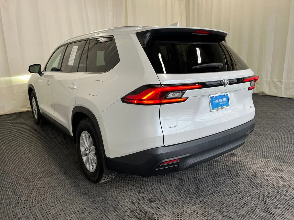 Used 2024 White Toyota XLE image 29