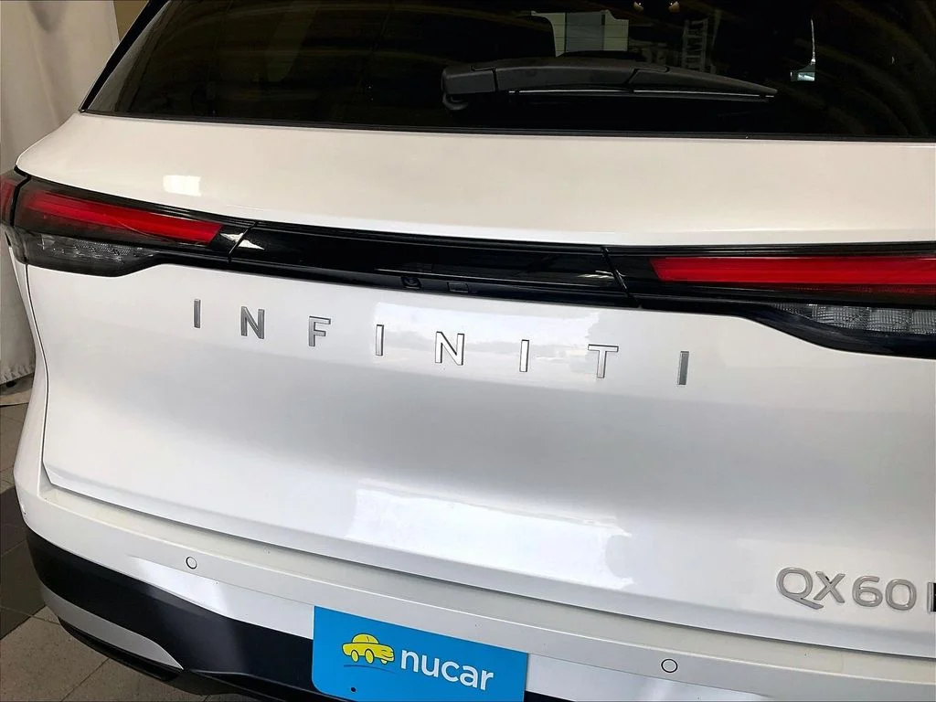 Used 2026 White INFINITI LUXE image 29