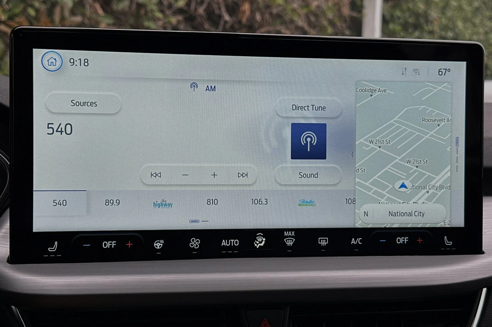 2024 Ford Escape PHEV - Photo 14