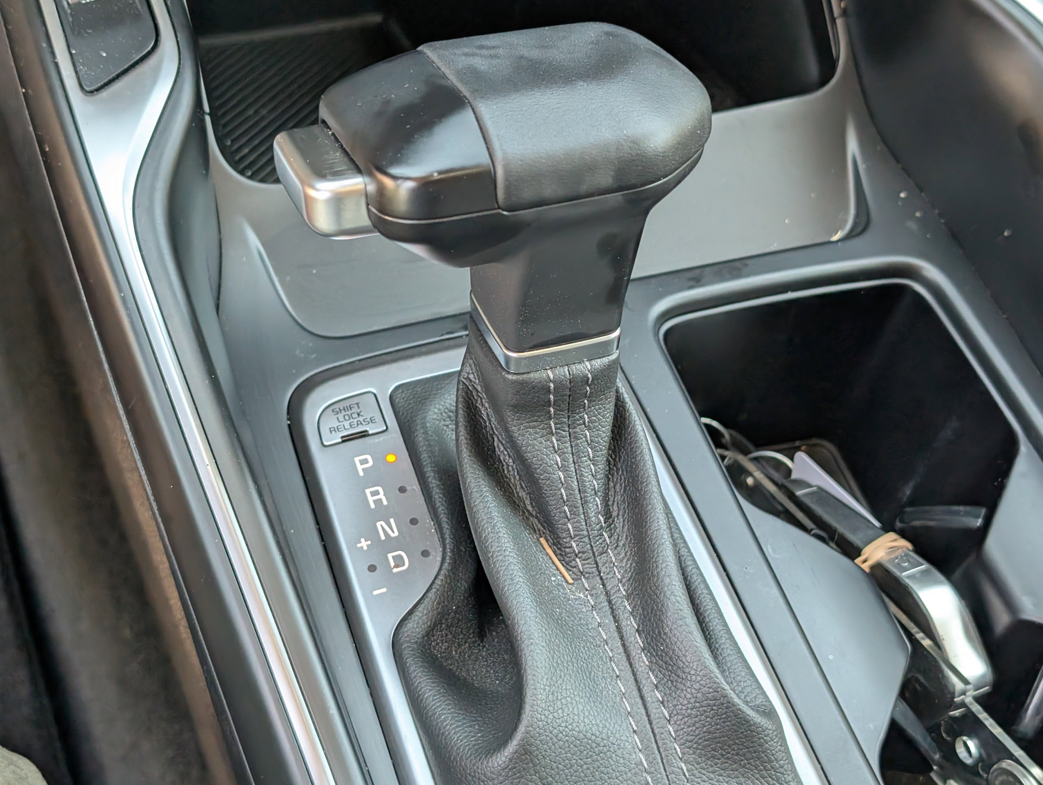 2025 Kia Sorento S - Photo 30