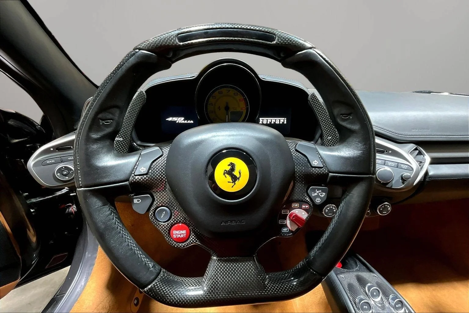 Used 2014 Grigio Silverstone Ferrari  image 9