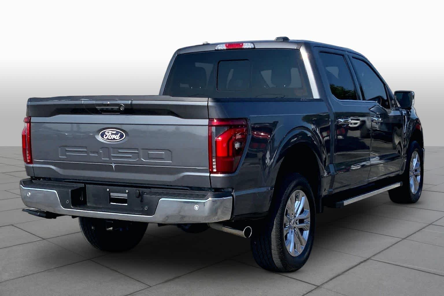 Used 2024 Carbonized Gray Metallic Ford LARIAT image 13