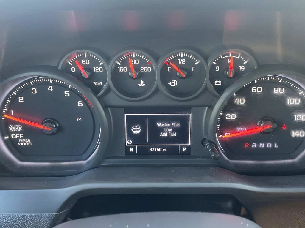 Used 2022 White Chevrolet Custom image 27