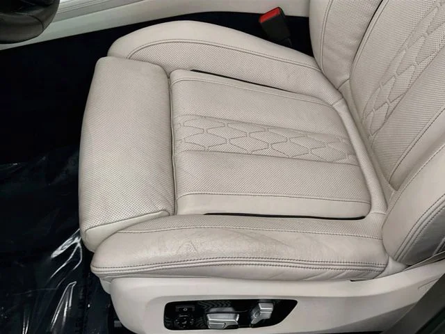 Used 2022 White BMW xDrive40i image 19