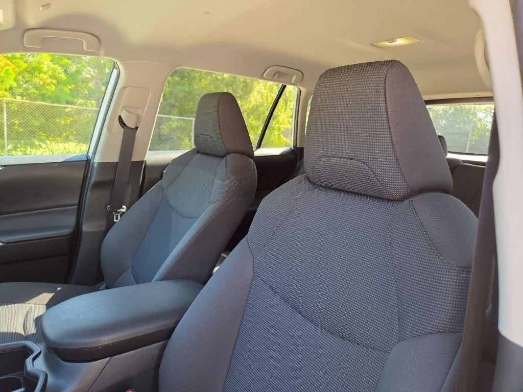 Used 2025 White Toyota LE image 24