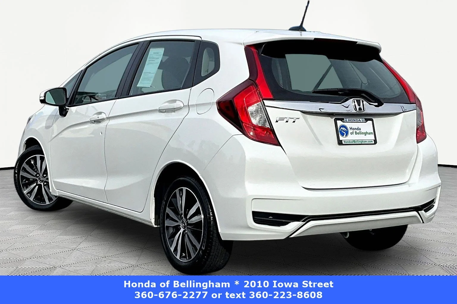 Used 2018 White Honda EX image 4