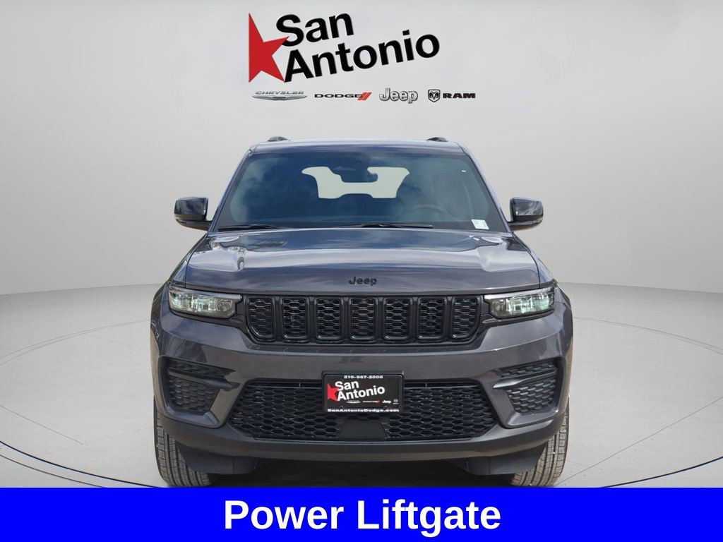 New 2025 Baltic Gray Metallic Clear-Coat Exterior Paint Jeep Altitude X image 4