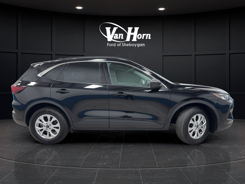 Used 2024 Agate Black Metallic Ford Active image 8