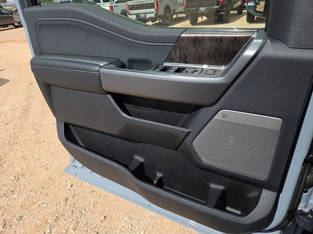 New 2026 Glacier Gray Metallic Tri-Coat Ford F-250® Lariat® image 20