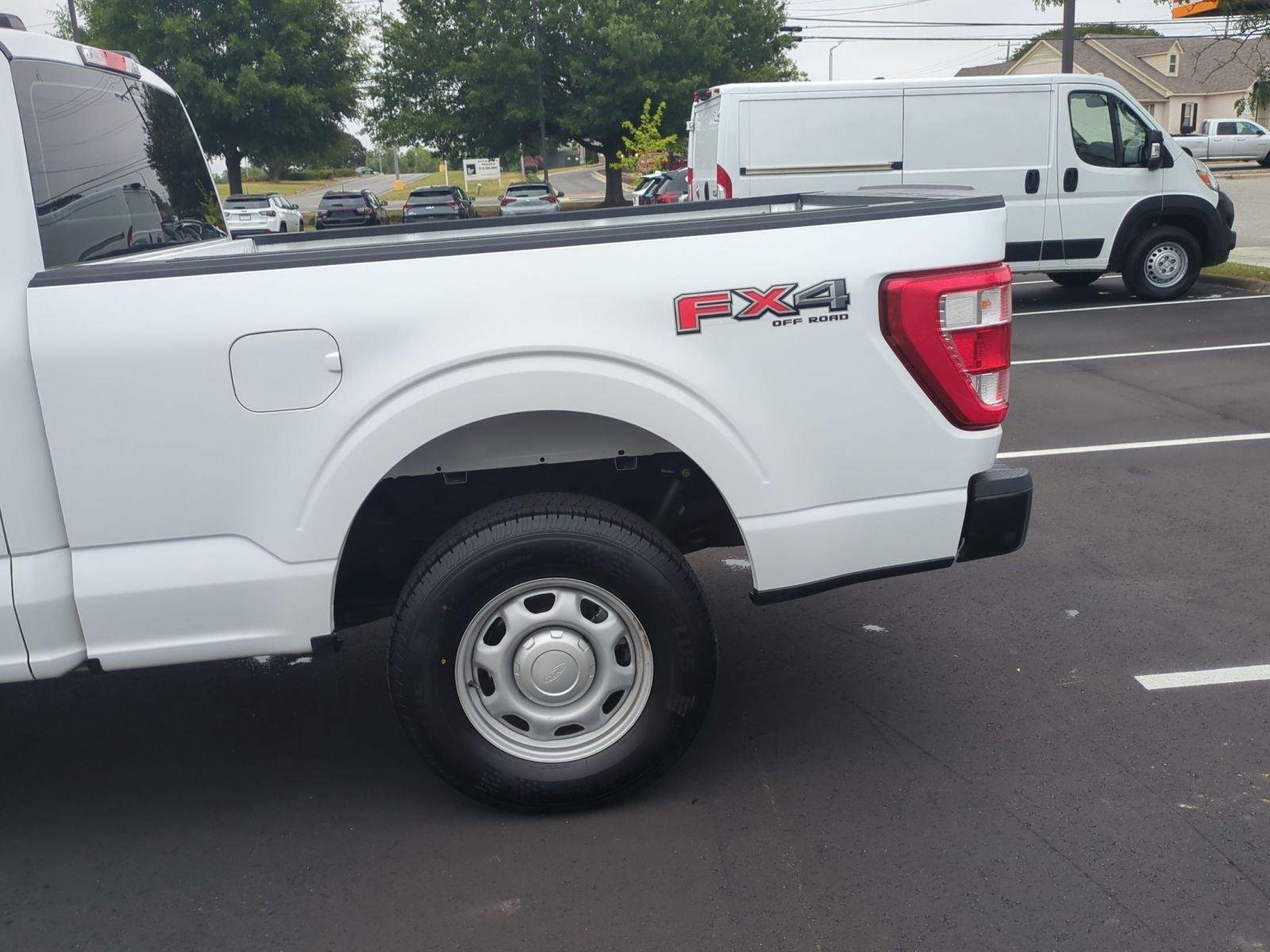 Used 2022 Oxford White Ford XL image 25