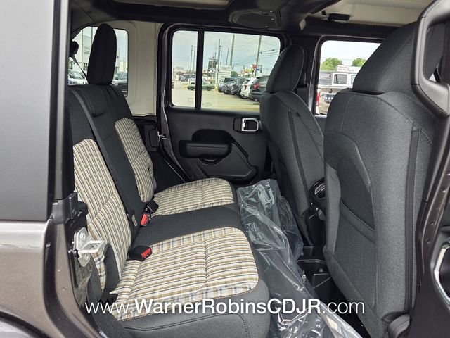 New 2026 Granite Crystal Metallic Clear-Coat Exterior Paint Jeep 85th Anniversary Edition image 13