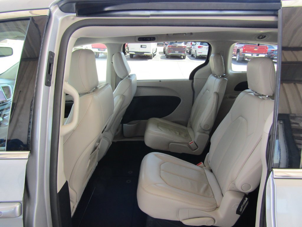 Used 2021 Silver Chrysler Touring L image 33