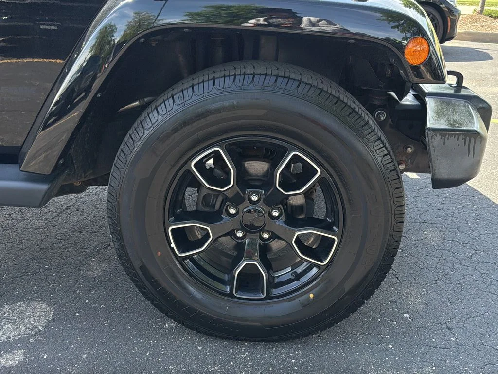 Used 2018 Black Jeep Unlimited Altitude image 10