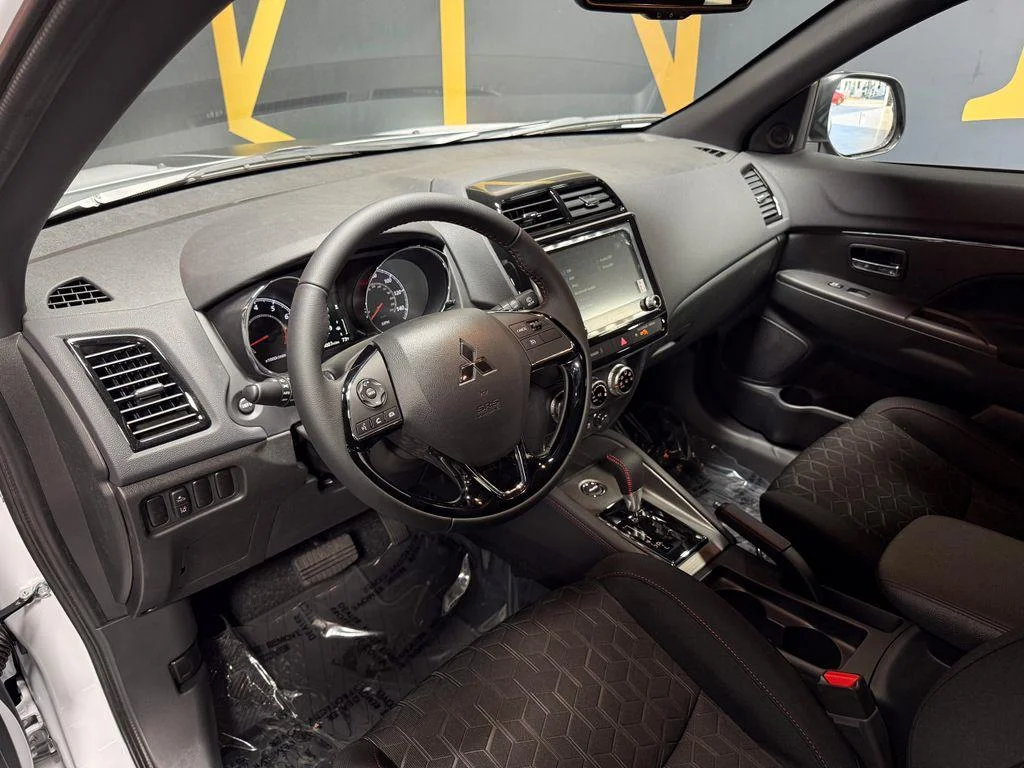 New 2026 White Diamond Mitsubishi Trail Edition image 11