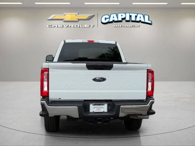 Used 2025 White Ford XL image 5