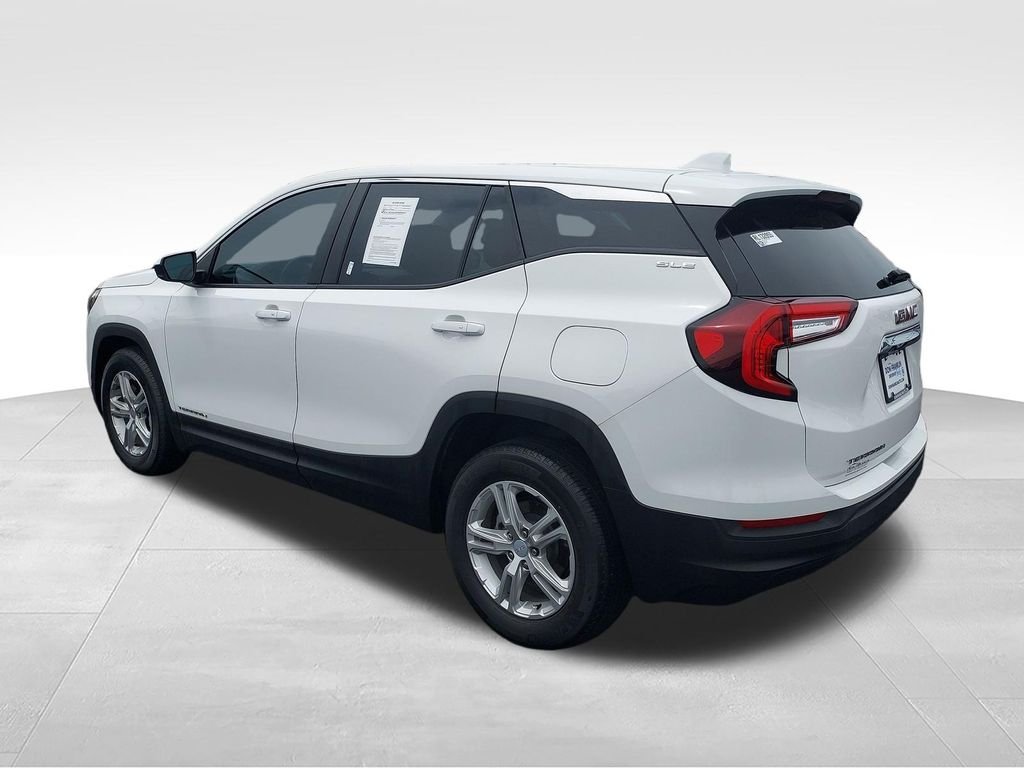 Used 2024 White GMC SLE image 3