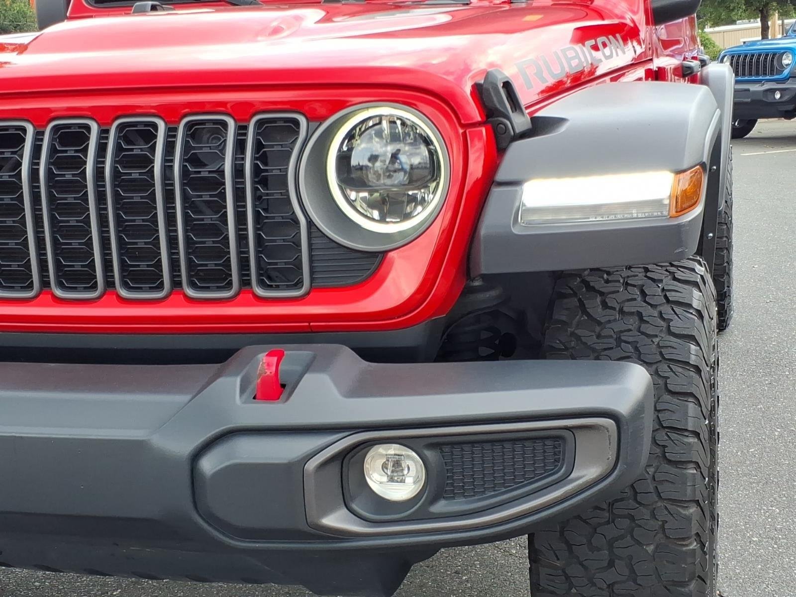 Used 2025 Firecracker Red Clearcoat Jeep Rubicon image 16