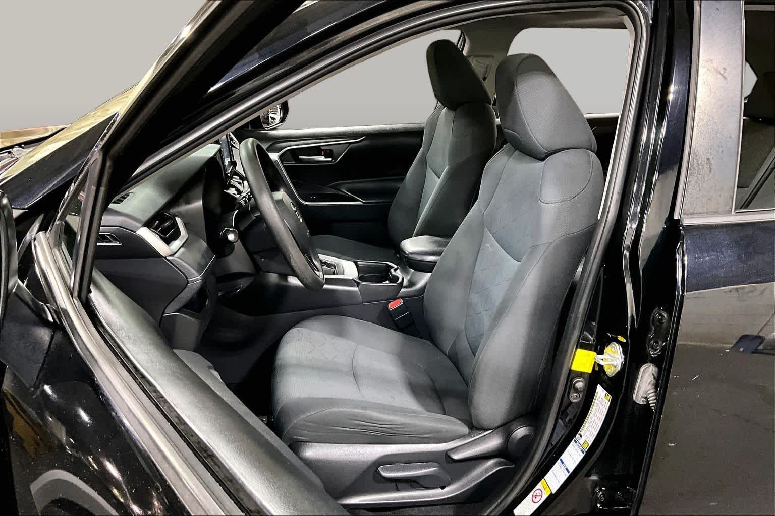 Used 2019 Midnight Black Metallic Toyota XLE image 8