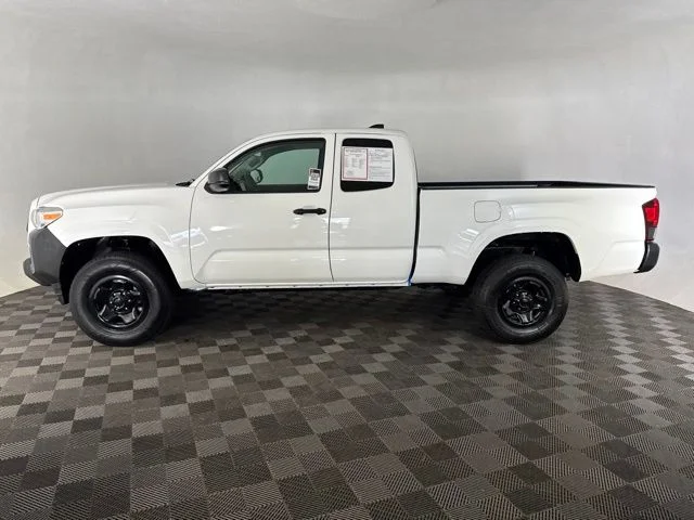 Used 2022 White Toyota SR image 8