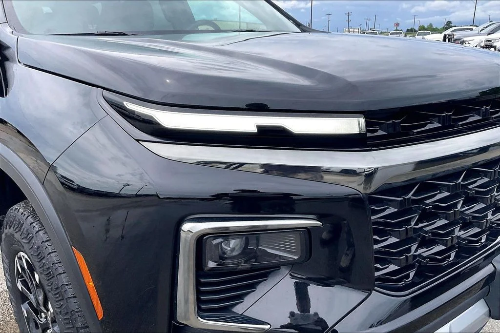 Used 2025 Black Chevrolet Z71 image 33