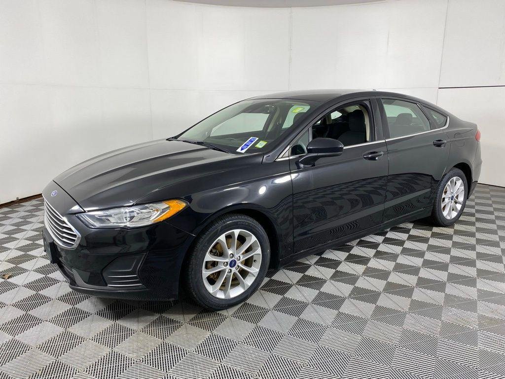 Used 2020 Black Metallic Ford SE image 6
