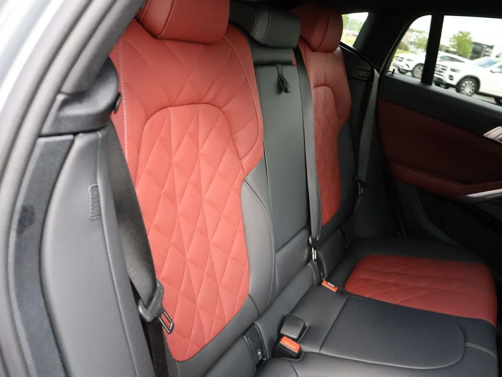 Used 2026 Gray BMW M60i image 14