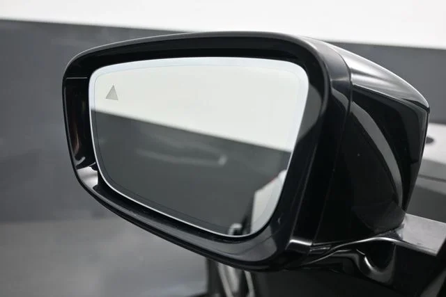 Used 2020 Black BMW 330i image 3