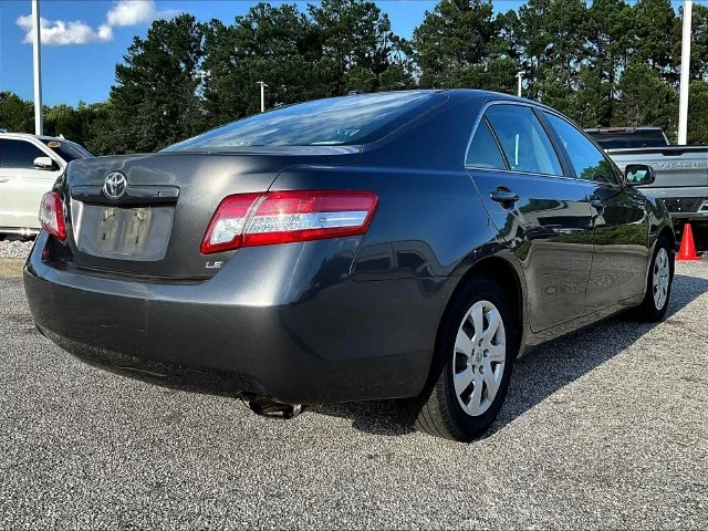 Used 2010 Gray Toyota LE image 4